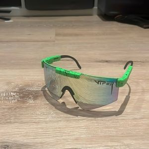 GRAVE YARD GRASS GREEN PIT VIPERS ‼️SALE‼️